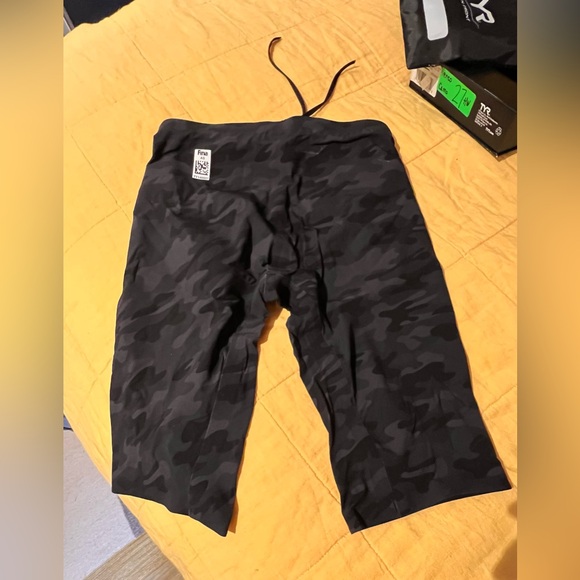 TYR Venzo Camo high waisted tech suit - Picture 5 of 9